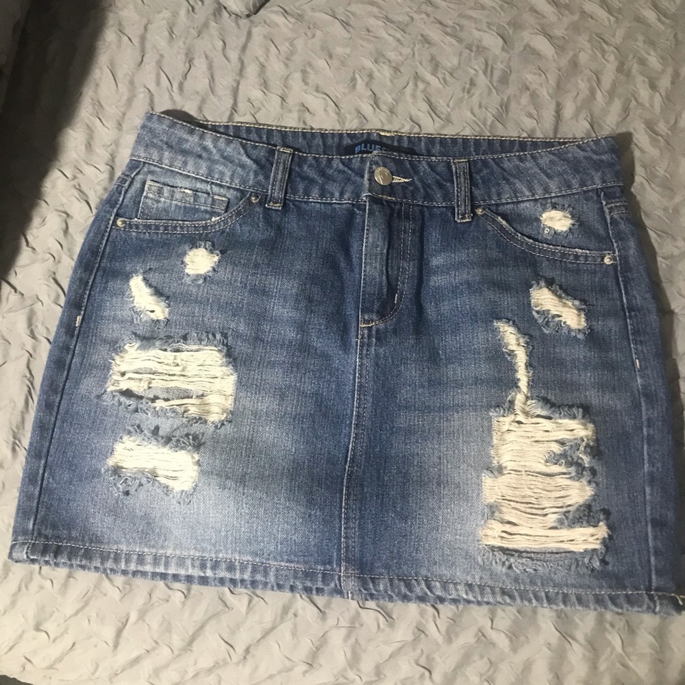 Denim mini skirt!